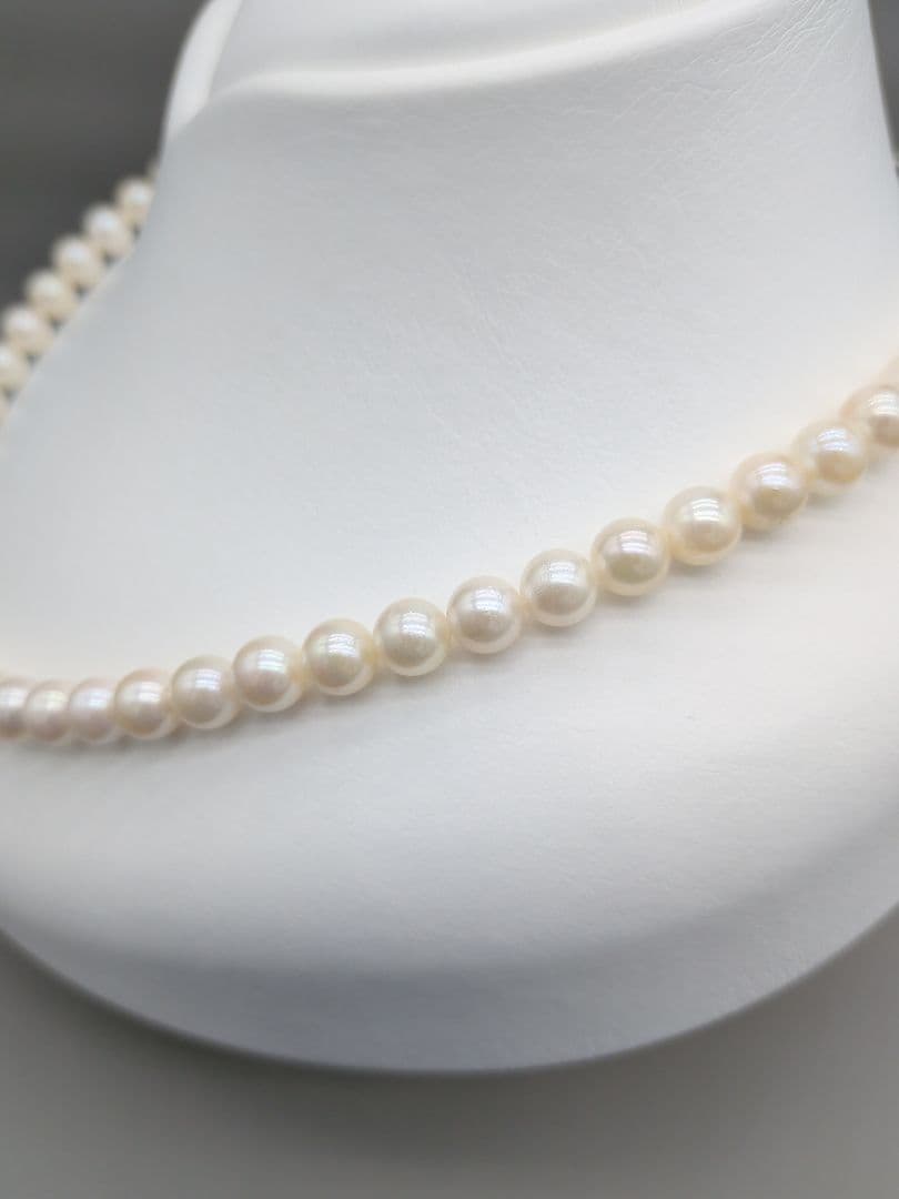 Kuro Akoya genuine pearl necklace with white 7-7.5mm pearls and silver clasp, 42.7cm length