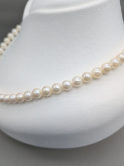 Kuro Akoya genuine pearl necklace with white 7-7.5mm pearls and silver clasp, 42.7cm length