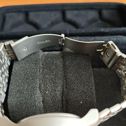 TIMEX TW2R68400 Quartz Men's Watch — Japanese