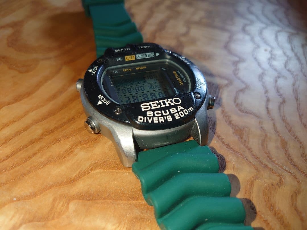 SEIKO SCUBA Diver's 200m Digital Men's Watch — Japanese