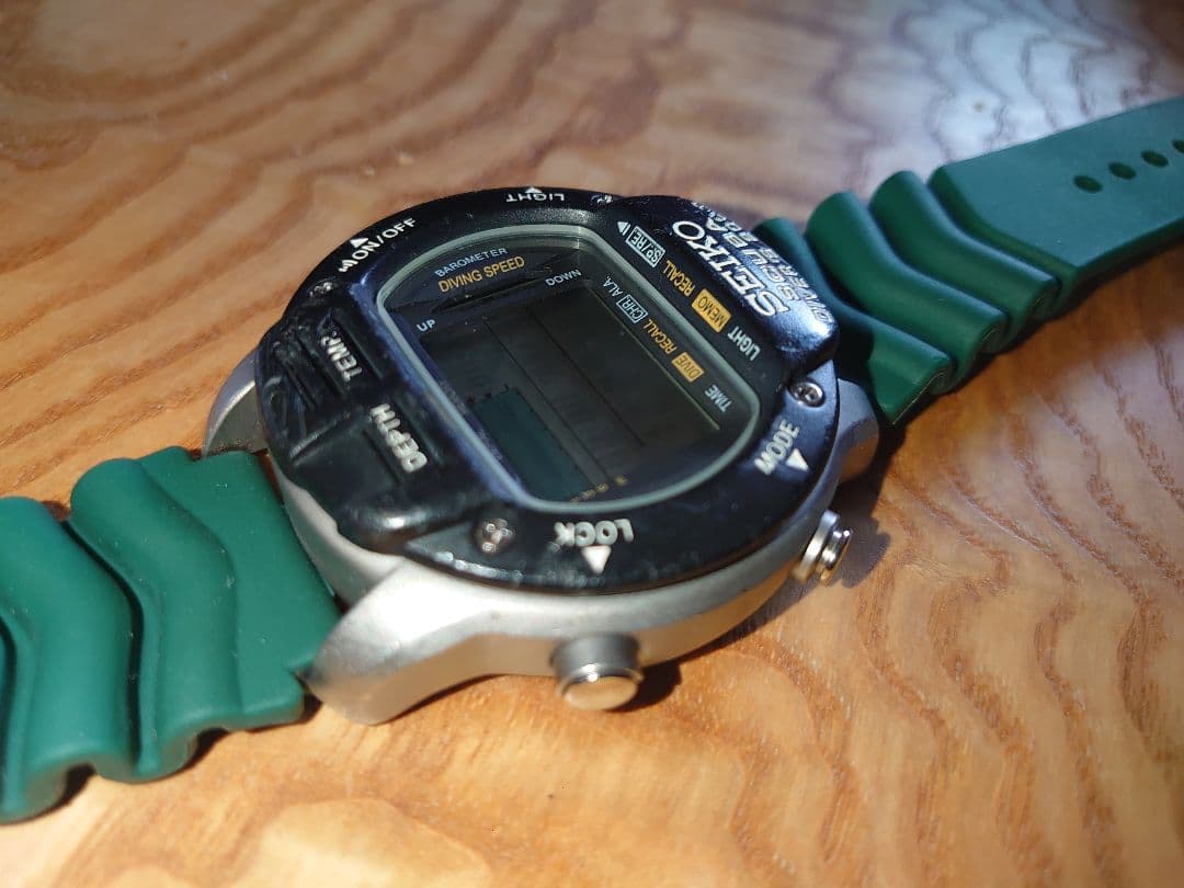 SEIKO SCUBA Diver's 200m Digital Men's Watch — Japanese