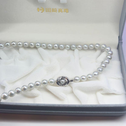 Tasaki silver gray pearl necklace with 7.6-7.8mm pearls measuring approximately 41cm in length
