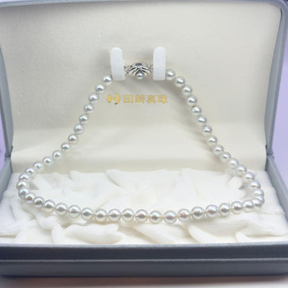Tasaki silver gray pearl necklace with 7.6-7.8mm pearls measuring approximately 41cm in length
