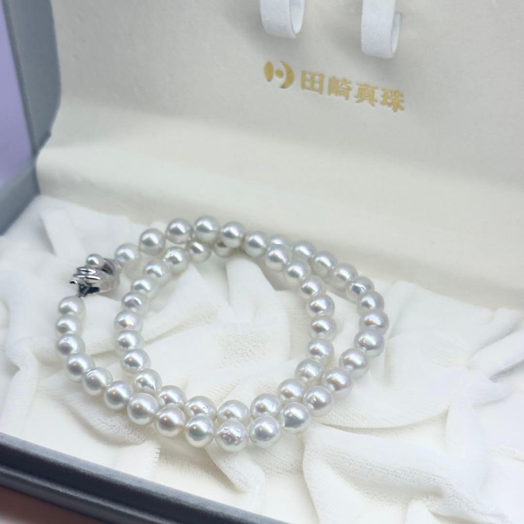 Tasaki silver gray pearl necklace with 7.6-7.8mm pearls measuring approximately 41cm in length