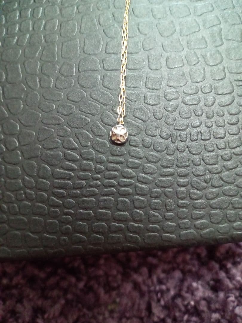 Agete Diamond Necklace Gold Chain made of 18 karat gold with delicate scattered small diamonds design