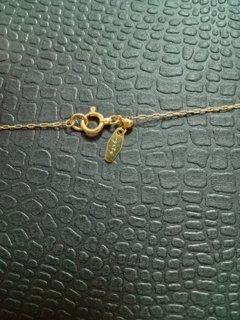 Agete Diamond Necklace Gold Chain made of 18 karat gold with delicate scattered small diamonds design