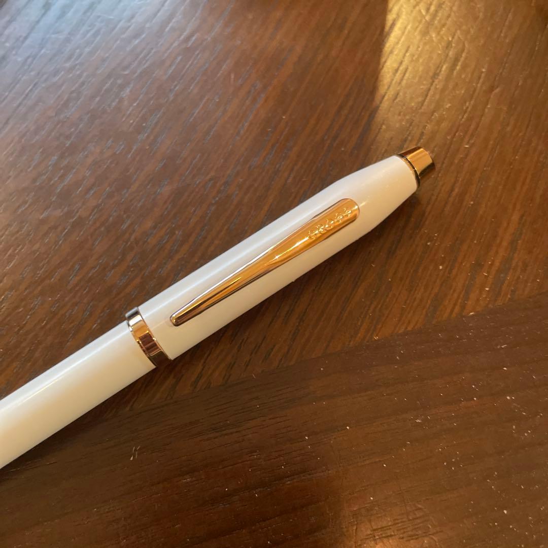 Cross Century 2 No.26 ink-less pen with medium thickness, unused condition, shown without ink