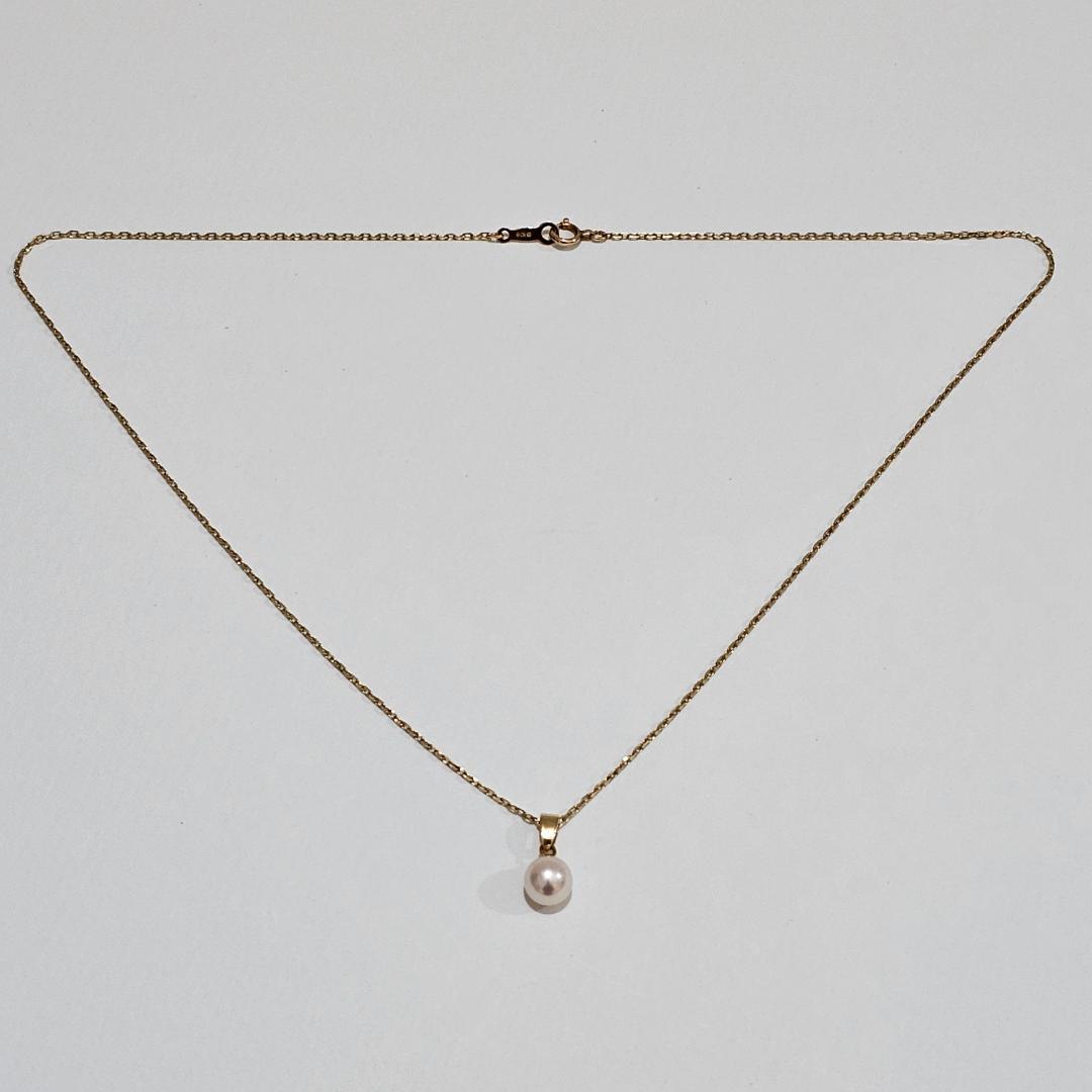 Mikimoto pearl necklace with 6.4mm pearl set in 18K yellow gold chain 40 cm long