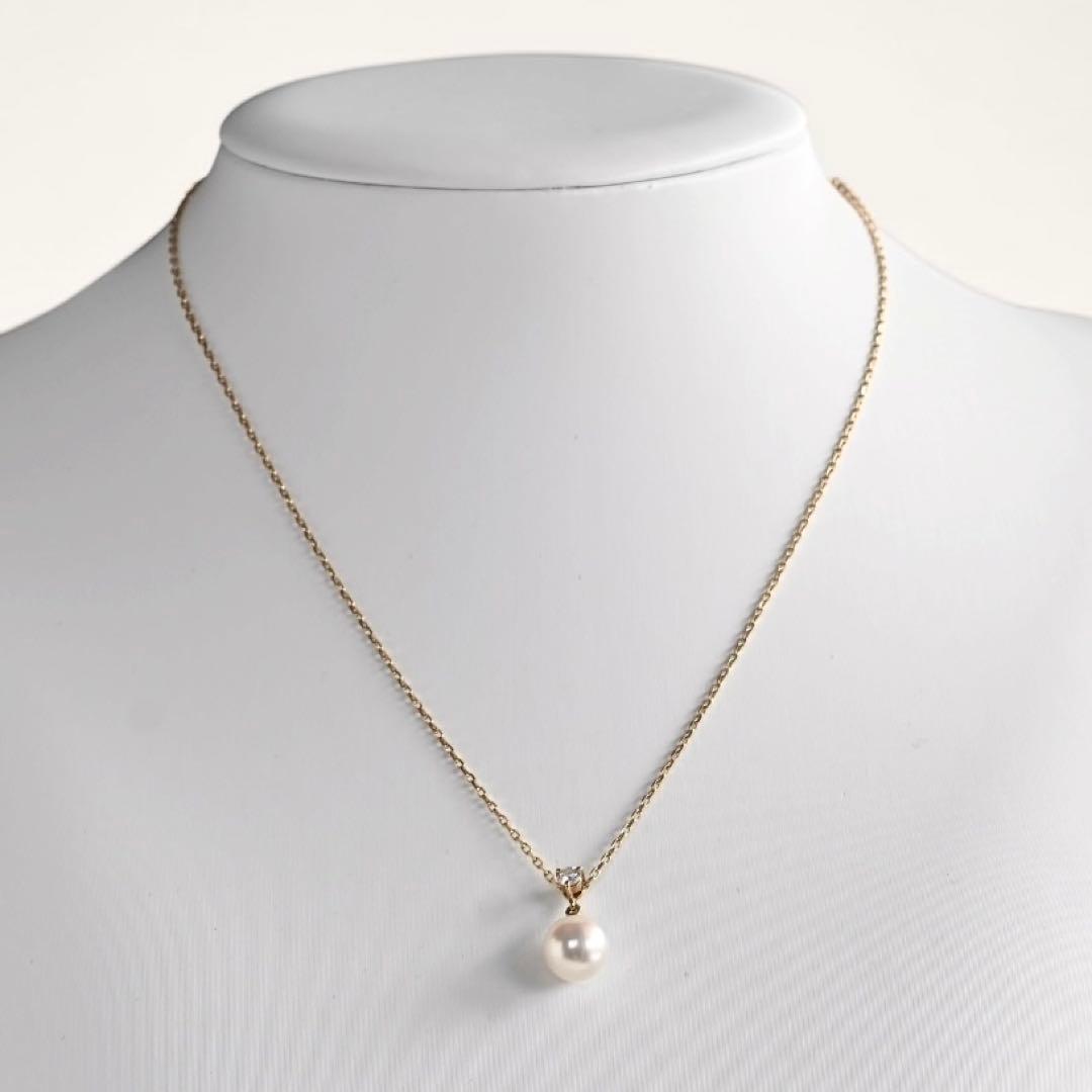 Mikimoto Aurora K18 pendant with round pink-based white Akoya pearl on 38cm chain