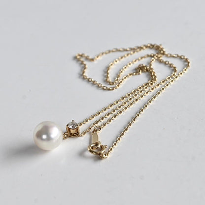 Mikimoto Aurora K18 pendant with round pink-based white Akoya pearl on 38cm chain
