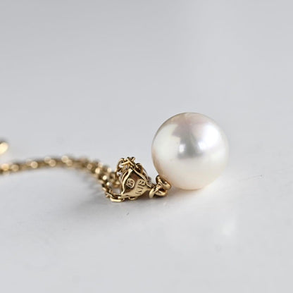 Mikimoto Aurora K18 pendant with round pink-based white Akoya pearl on 38cm chain