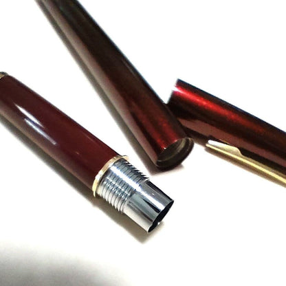Pilot L model fountain pen in wine red with 14K gold clip and decorations, vintage used condition