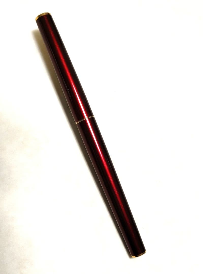 Pilot L model fountain pen in wine red with 14K gold clip and decorations, vintage used condition