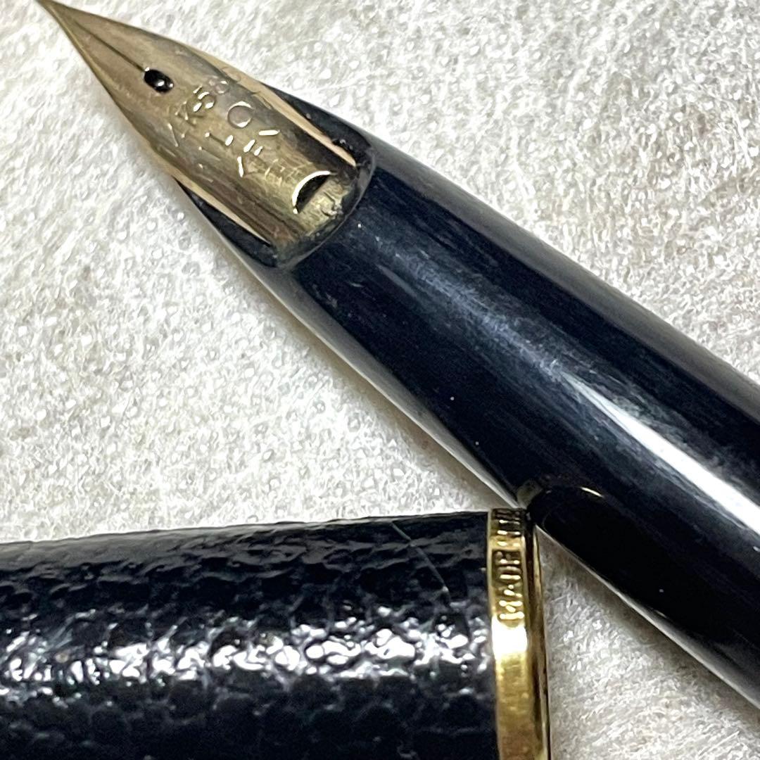 Used Pilot Fountain Pen Black 14k586 with 14k gold tip and black body, no case