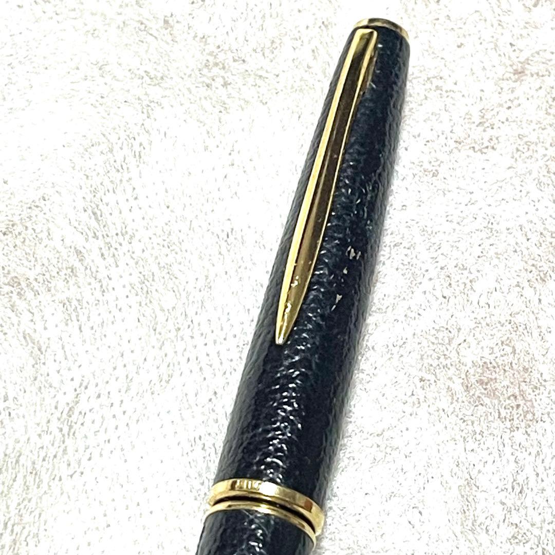 Used Pilot Fountain Pen Black 14k586 with 14k gold tip and black body, no case