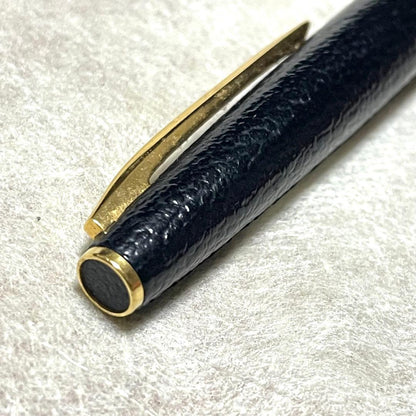 Used Pilot Fountain Pen Black 14k586 with 14k gold tip and black body, no case