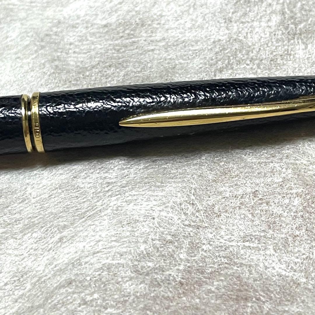 Used Pilot Fountain Pen Black 14k586 with 14k gold tip and black body, no case