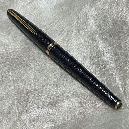 Used Pilot Fountain Pen Black 14k586 with 14k gold tip and black body, no case