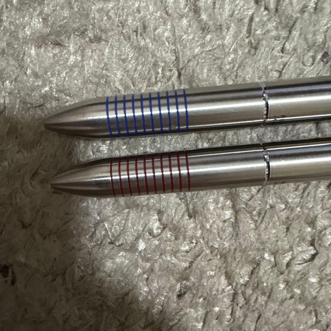 Discontinued Pilot 2+1 Mini LBKHM-150S set with black ballpoint pen and red mechanical pencil