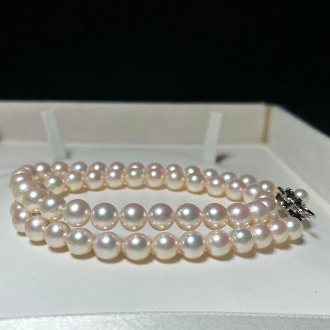 Akoya pearl necklace featuring round 7.0-7.4mm pearls with a 42 cm length