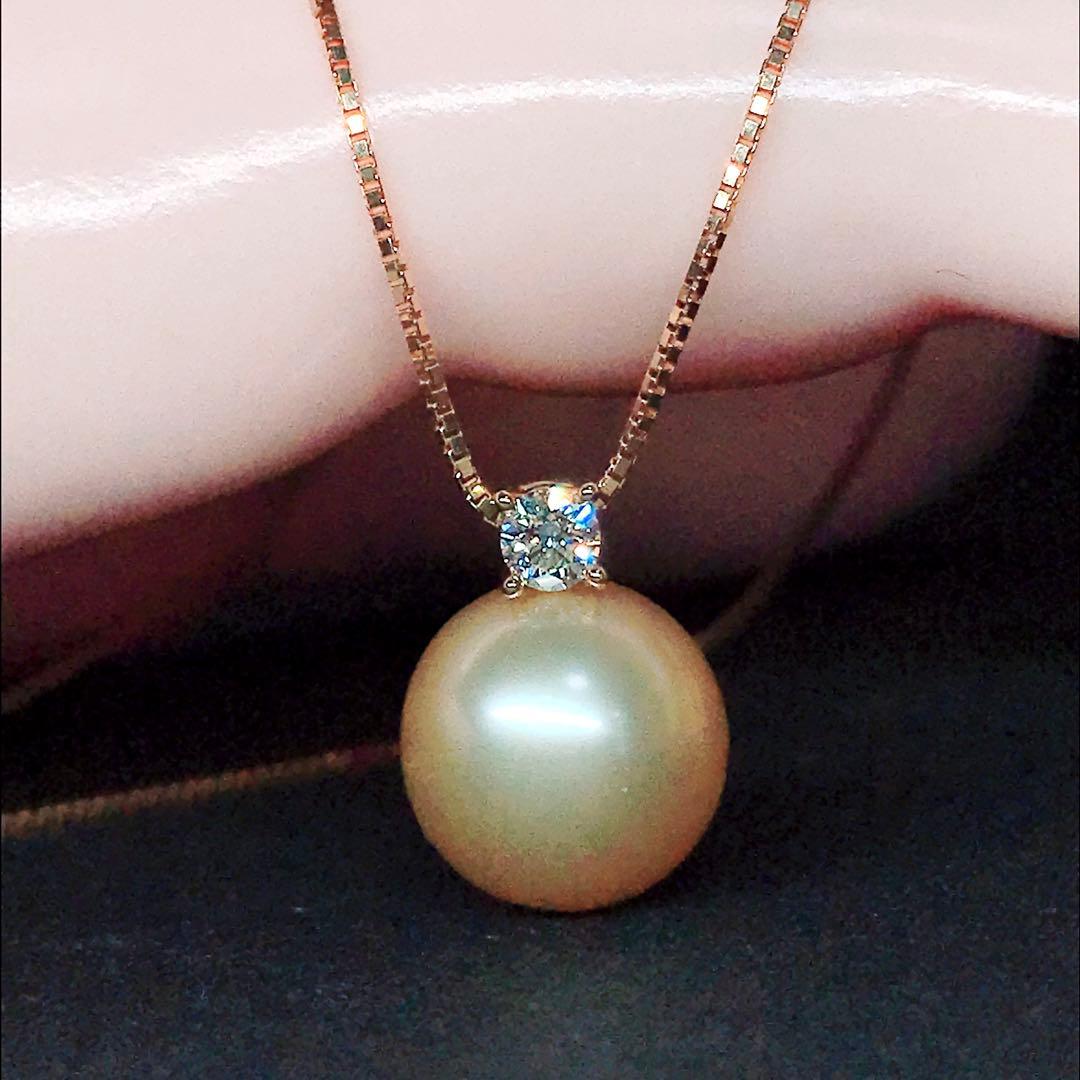 Tasaki golden pearl diamond necklace in 18K yellow gold with 11.5mm white pearl and diamond accents on 45cm chain