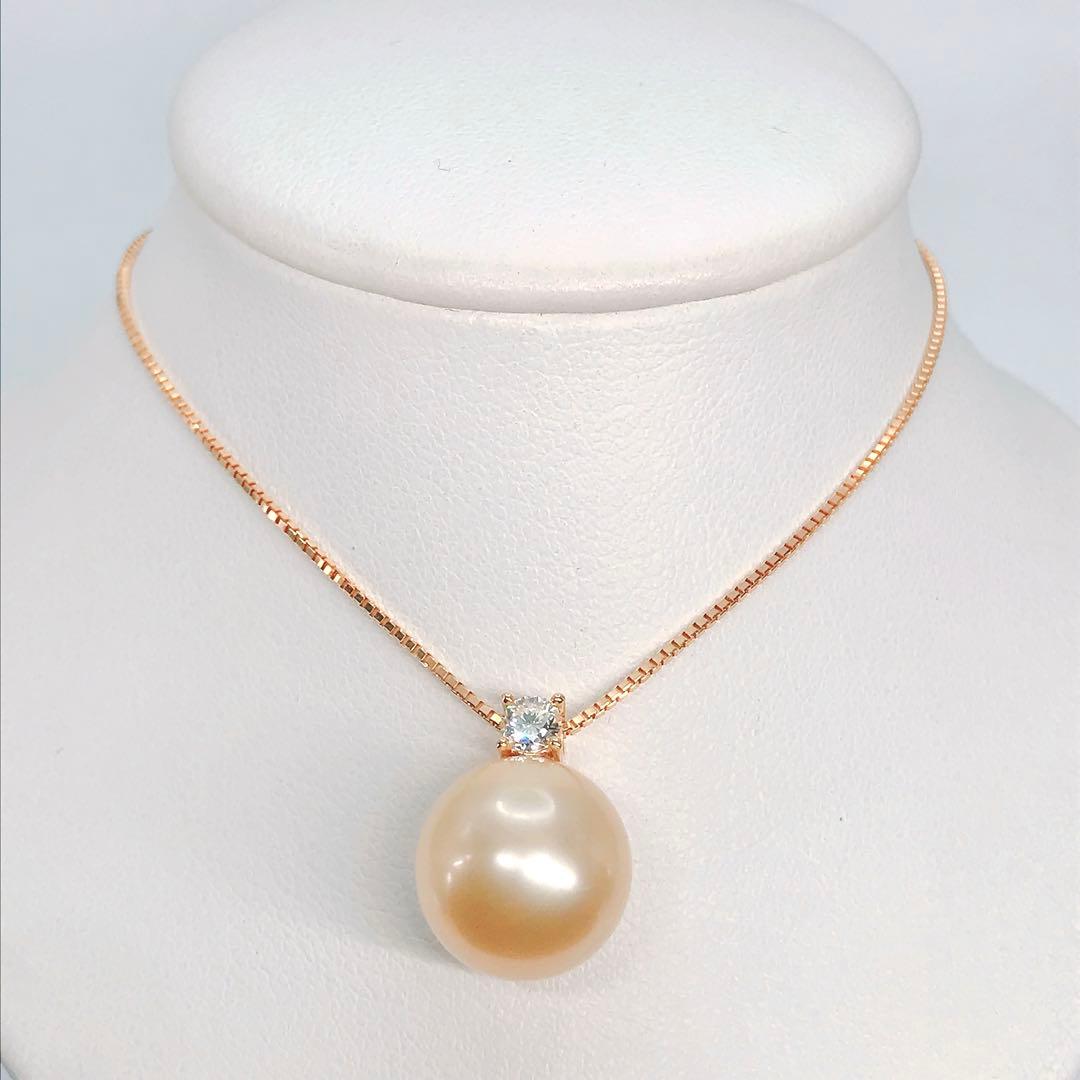 Tasaki golden pearl diamond necklace in 18K yellow gold with 11.5mm white pearl and diamond accents on 45cm chain