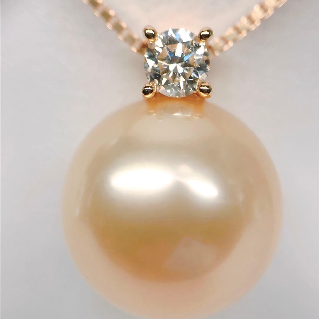 Tasaki golden pearl diamond necklace in 18K yellow gold with 11.5mm white pearl and diamond accents on 45cm chain