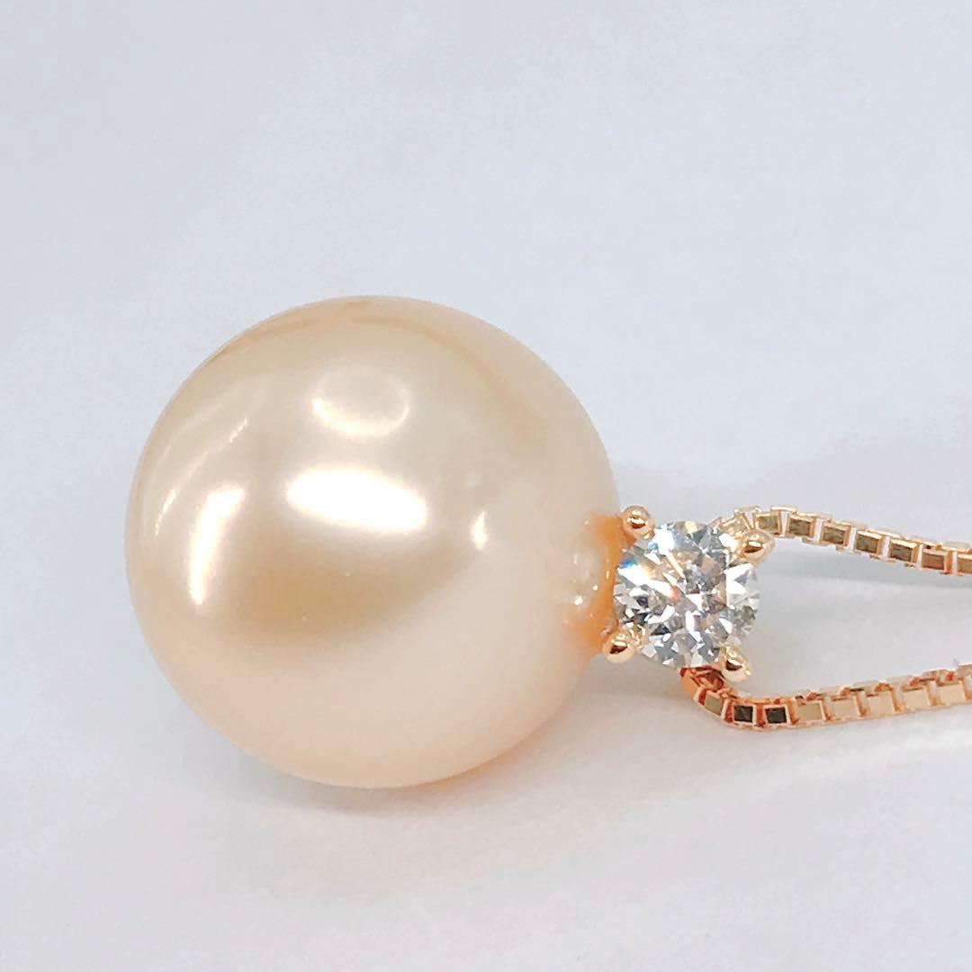 Tasaki golden pearl diamond necklace in 18K yellow gold with 11.5mm white pearl and diamond accents on 45cm chain