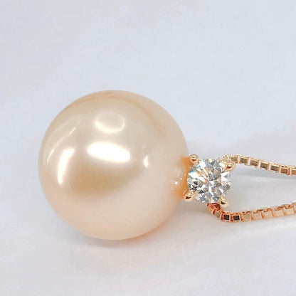 Tasaki golden pearl diamond necklace in 18K yellow gold with 11.5mm white pearl and diamond accents on 45cm chain