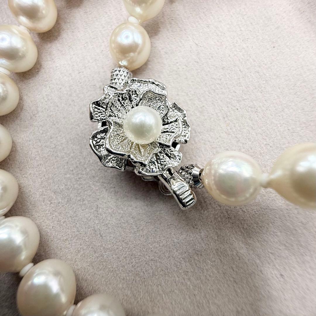 Akoya pearl semi-baroque necklace with 7mm white pearls, approximately 43cm long