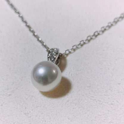 Mikimoto diamond and Akoya pearl necklace in white gold with 7.5mm pearls and clasp marked K18
