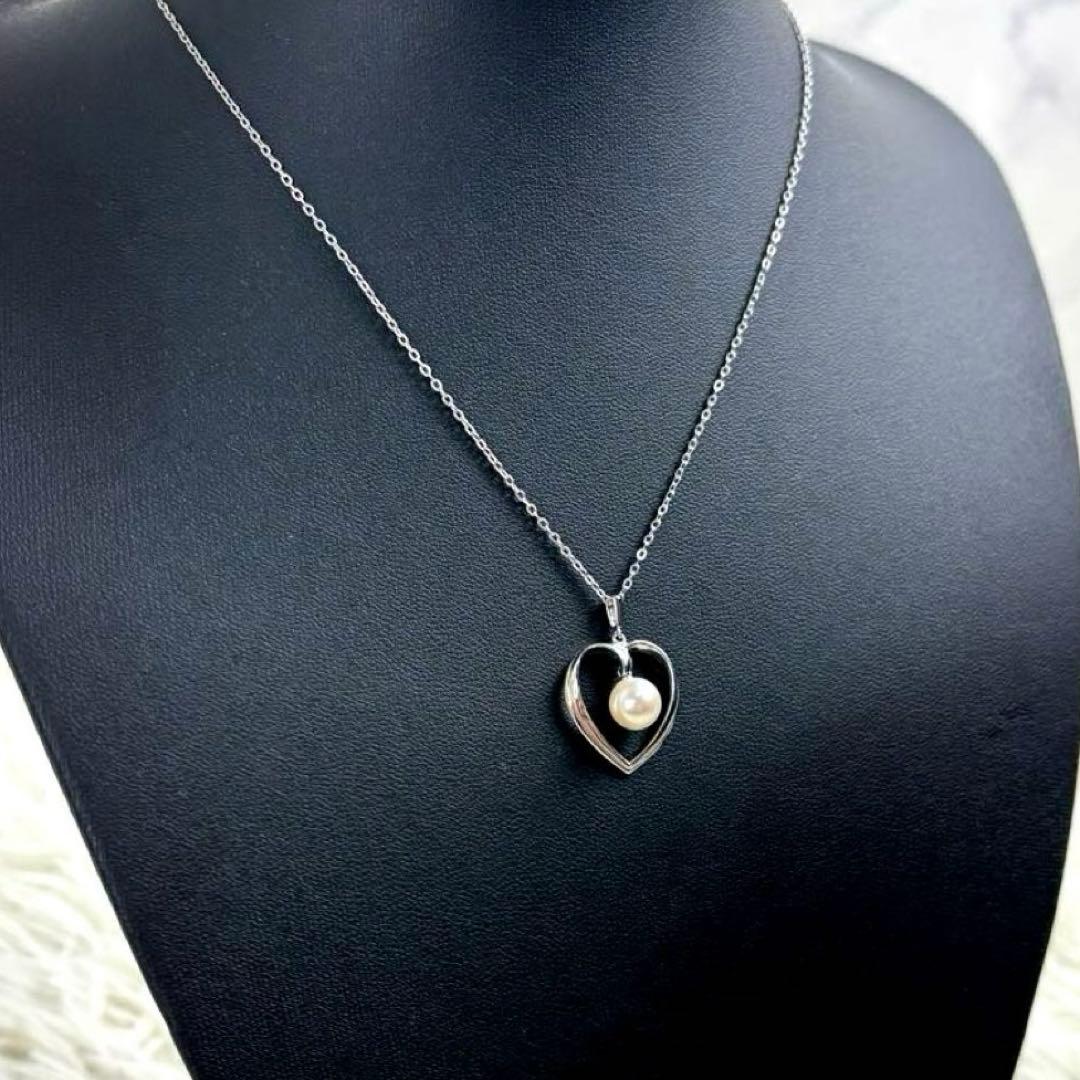 Mikimoto Heart Pearl Necklace featuring a silver engraved heart pendant and a 7mm genuine pearl on a 40cm chain