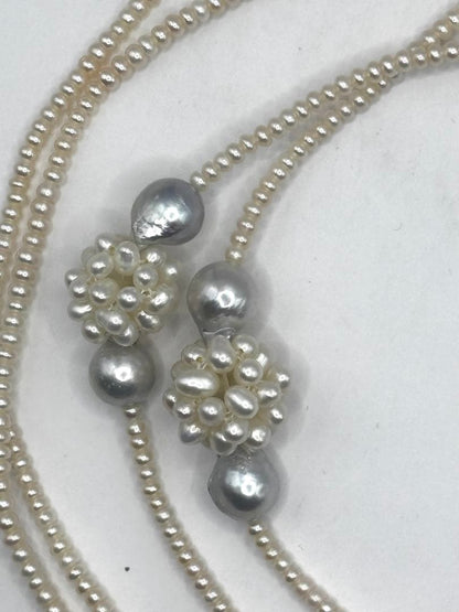 Long 140cm necklace with gray Akoya baroque pearls, baby freshwater pearls, Keshi pearls, and silver clasp