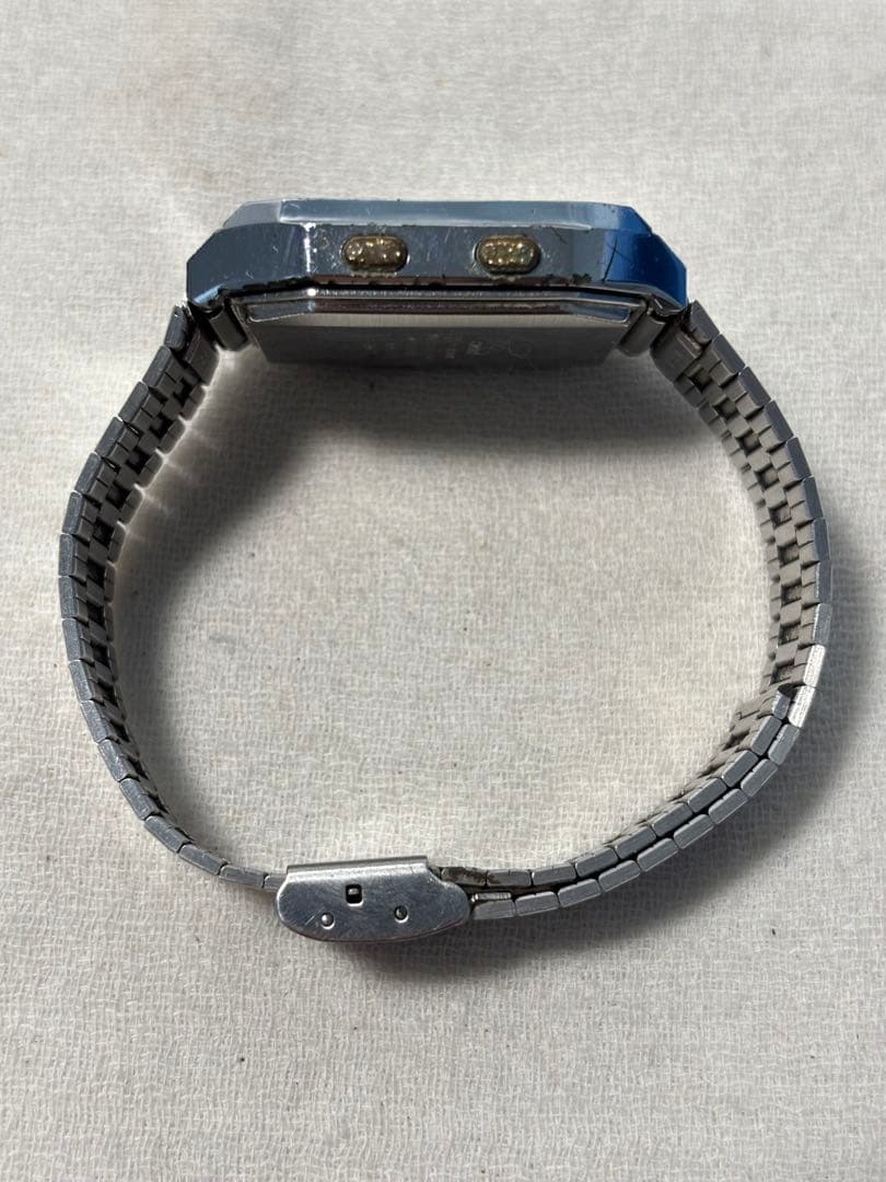 CASIO T-2000 Digital Men's Watch — Japanese