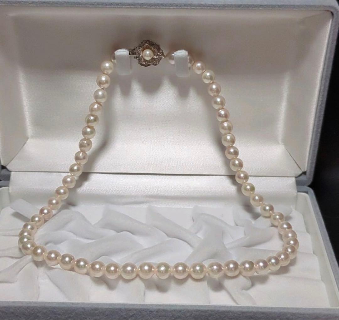 Akoya pearl necklace 43cm long with white real pearls on a necklace chain