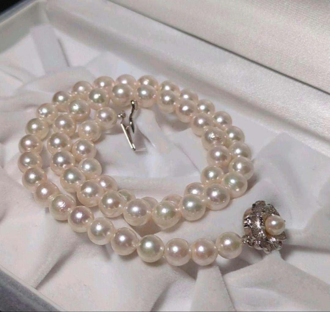 Akoya pearl necklace 43cm long with white real pearls on a necklace chain