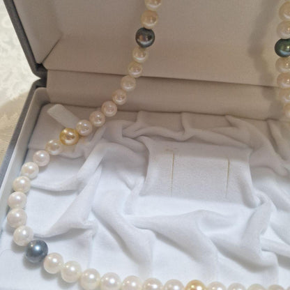 Akoya pearl multicolor necklace 50cm with pearls size 7-9mm and silver clasp with inscription