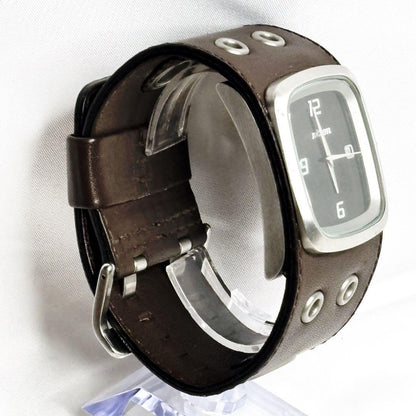 NIXON マッスル GTO Quartz Men's Watch — Japanese