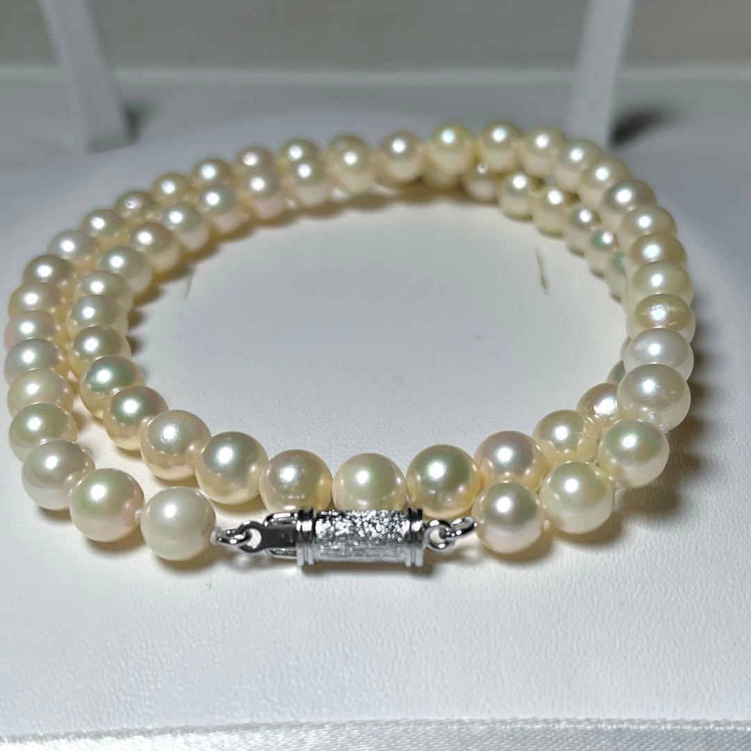 Akoya pearl necklace with round 6.0 to 6.4 mm pearls on a 41.5 cm silver strand