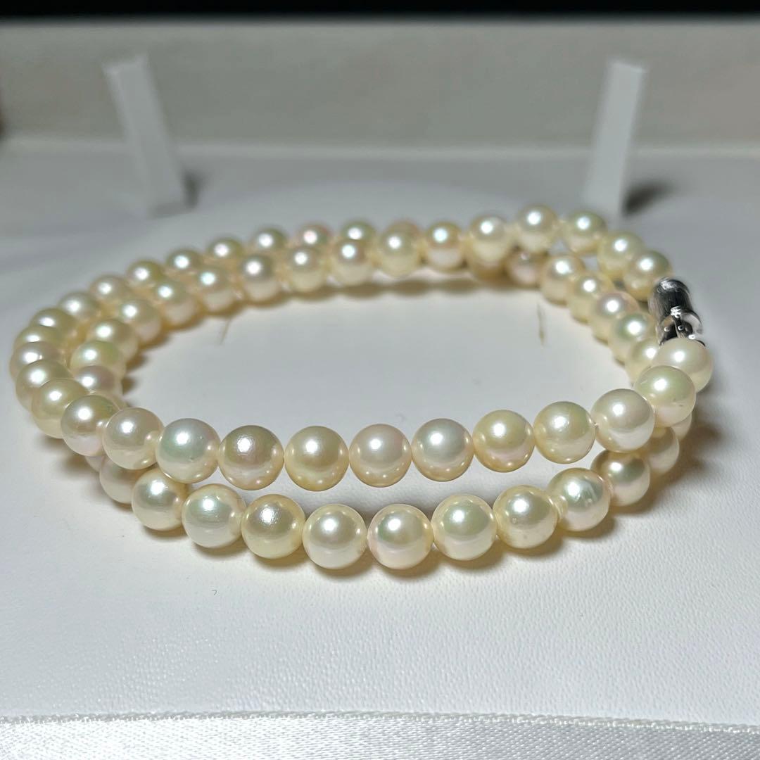 Akoya pearl necklace with round 6.0 to 6.4 mm pearls on a 41.5 cm silver strand