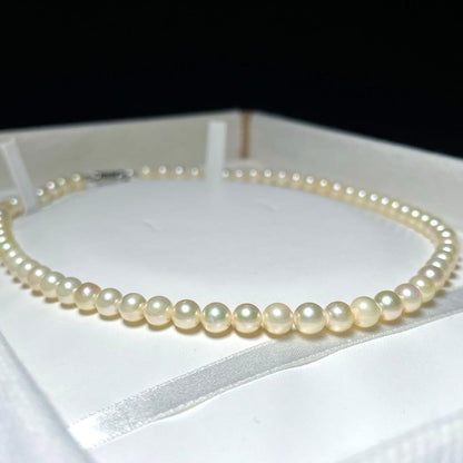 Akoya pearl necklace with round 6.0 to 6.4 mm pearls on a 41.5 cm silver strand