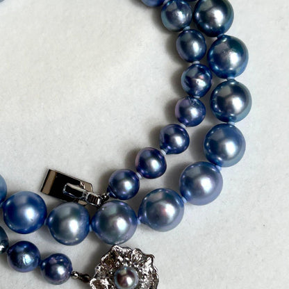 9.5mm Akoya pearl necklace in sky blue with bright luster and silver metal fittings, 43.5cm long weighing 42g