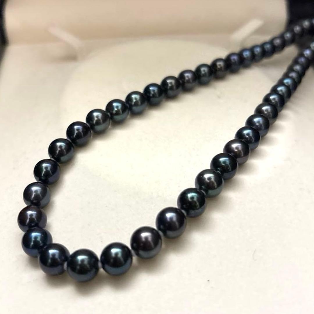 Large Akoya pearl necklace with peacock shine, pearls sized 7.5-8mm, 45cm length