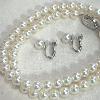 Akoya pearl necklace and matching earrings with white pearls and silver 925 necklace clasp and 14K white gold screw-back earrings
