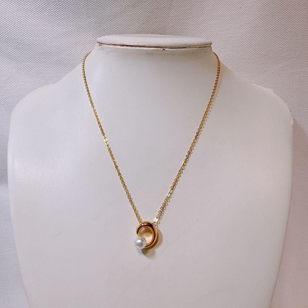 Tasaki necklace with gold color, single pearl pendant on silver and metal circular chain