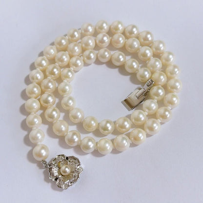 Akoya pearl necklace with 6.5-7.0mm pearls and silver clasp 43cm length