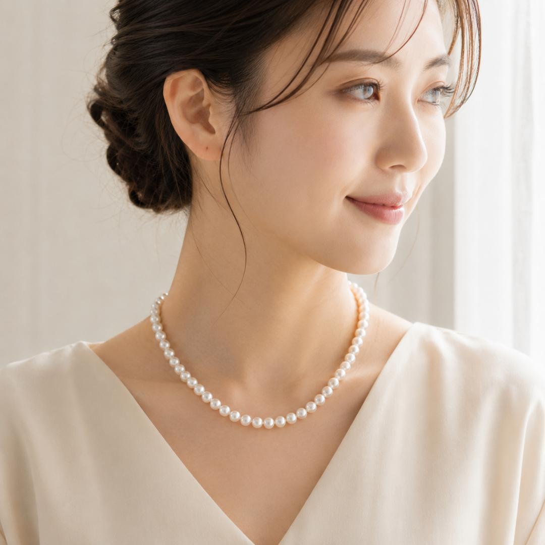 Akoya pearl necklace with 6.5-7.0mm pearls and silver clasp 43cm length