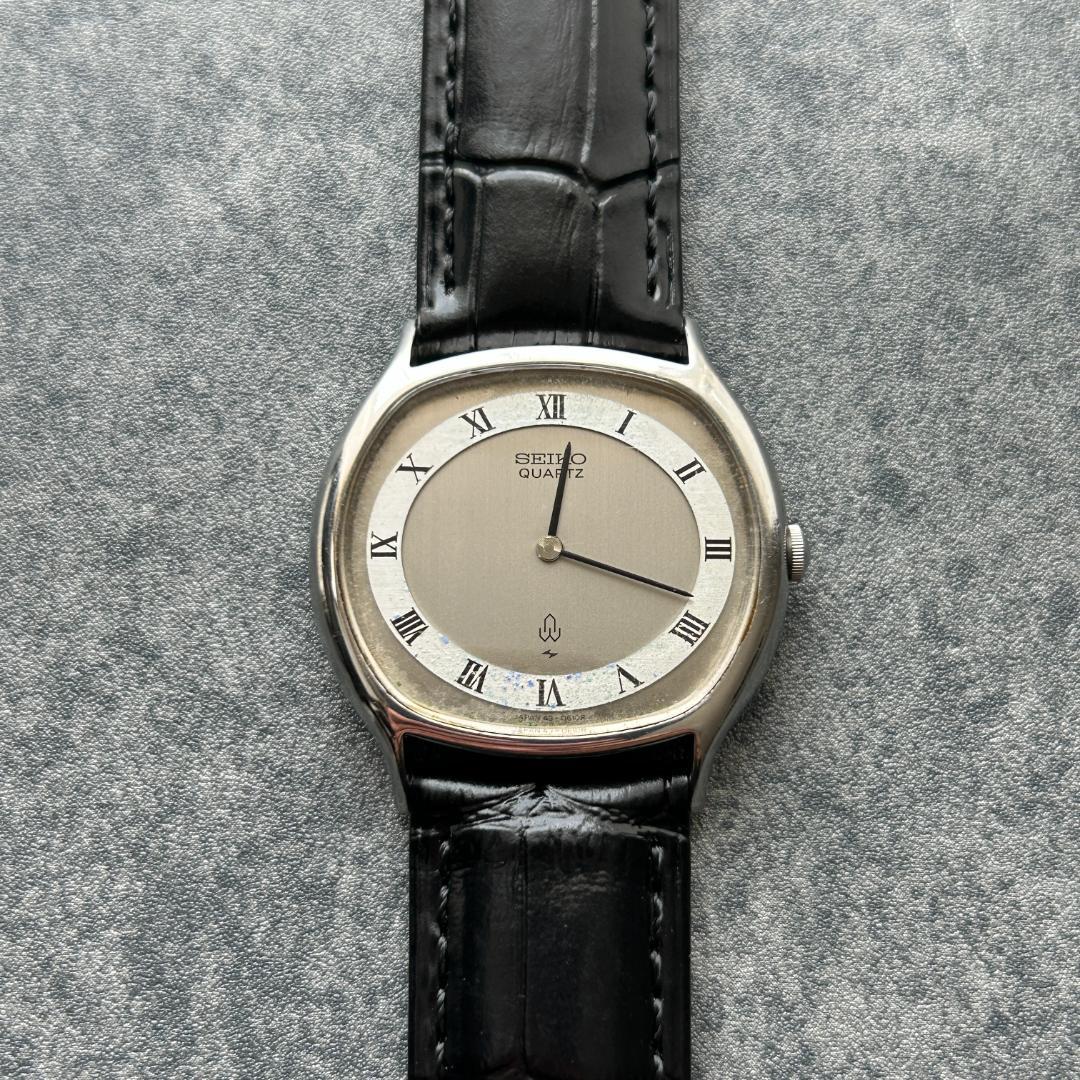 SEIKO 70sSEIKO Roman Silver Quartz Men's Watch — Japanese