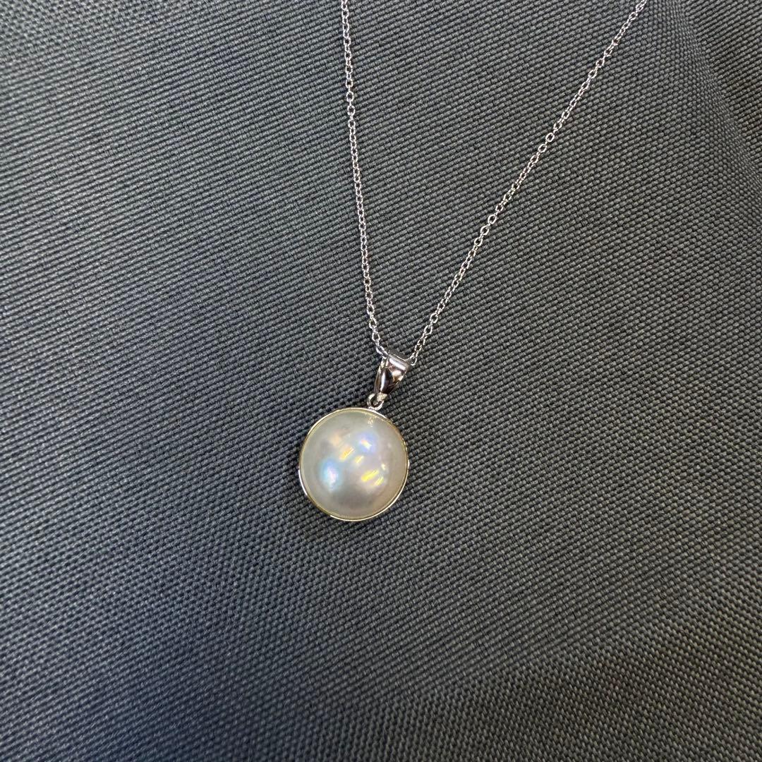 Tasaki freshwater pearl pendant necklace with 6.0mm silver pearl on a silver chain