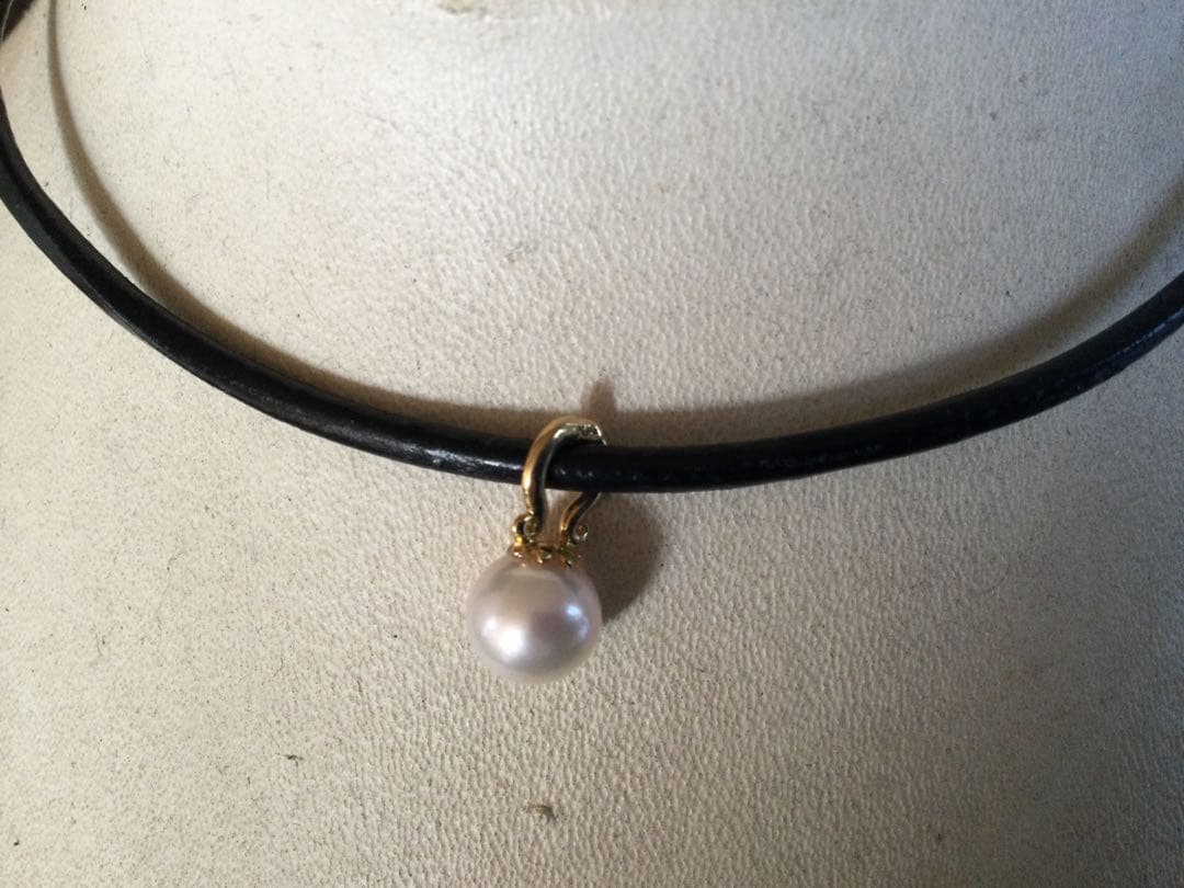 New K18 flower pearl pendant necklace with 8mm pendant on 42cm domestic cowhide cord and silver clasp